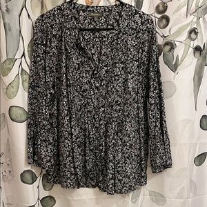 Style & Co. Black and White Floral V-Neck Blouse worn only once